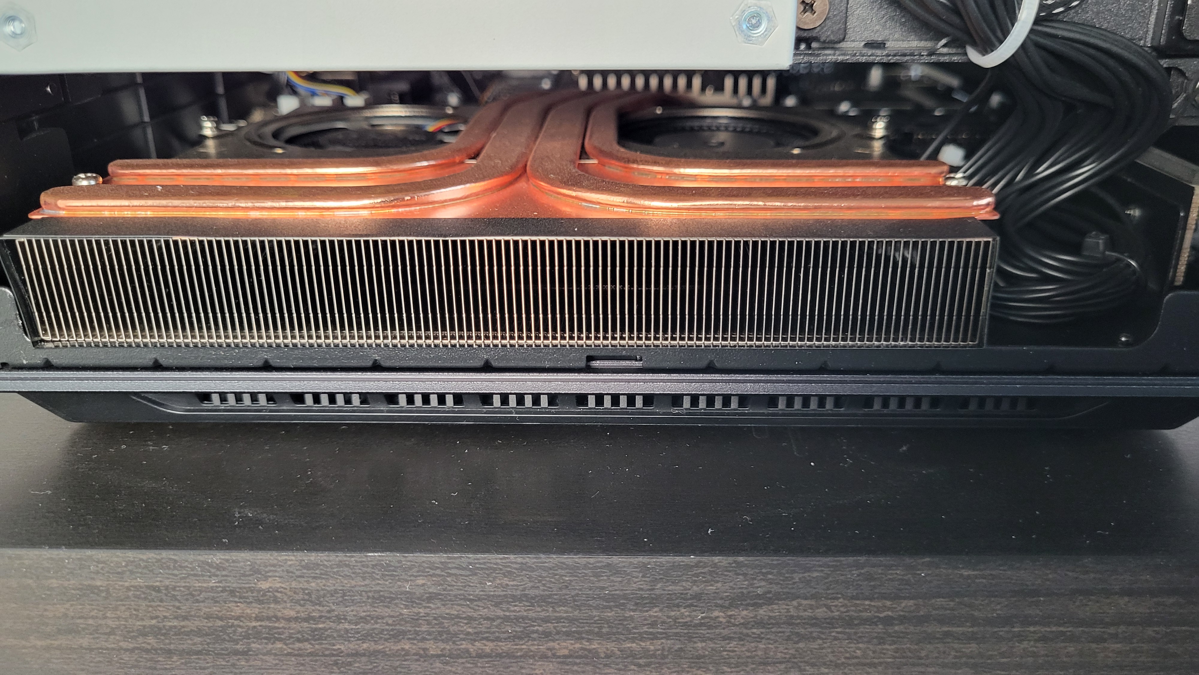 UGREEN iDX6011 pro Innenleben - massive Kühlung