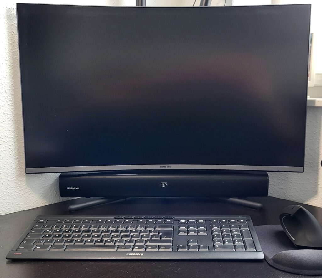 Mein Peripherie Setup auf dem Schreibtisch