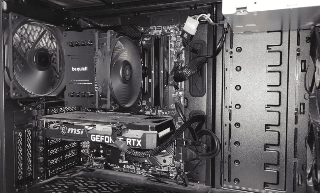 Innenleben meines PC's mit Sich auf die MSI Grafikkarte, und den be quiet!CPU Lüfter